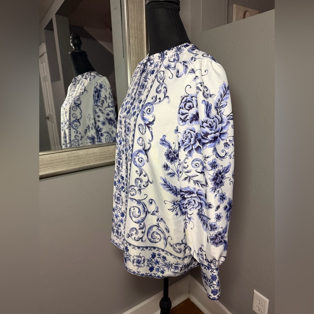 Alex Marie Wren Blue Scroll Floral Button Front Blouse Size Small. - Picture 3 of 7